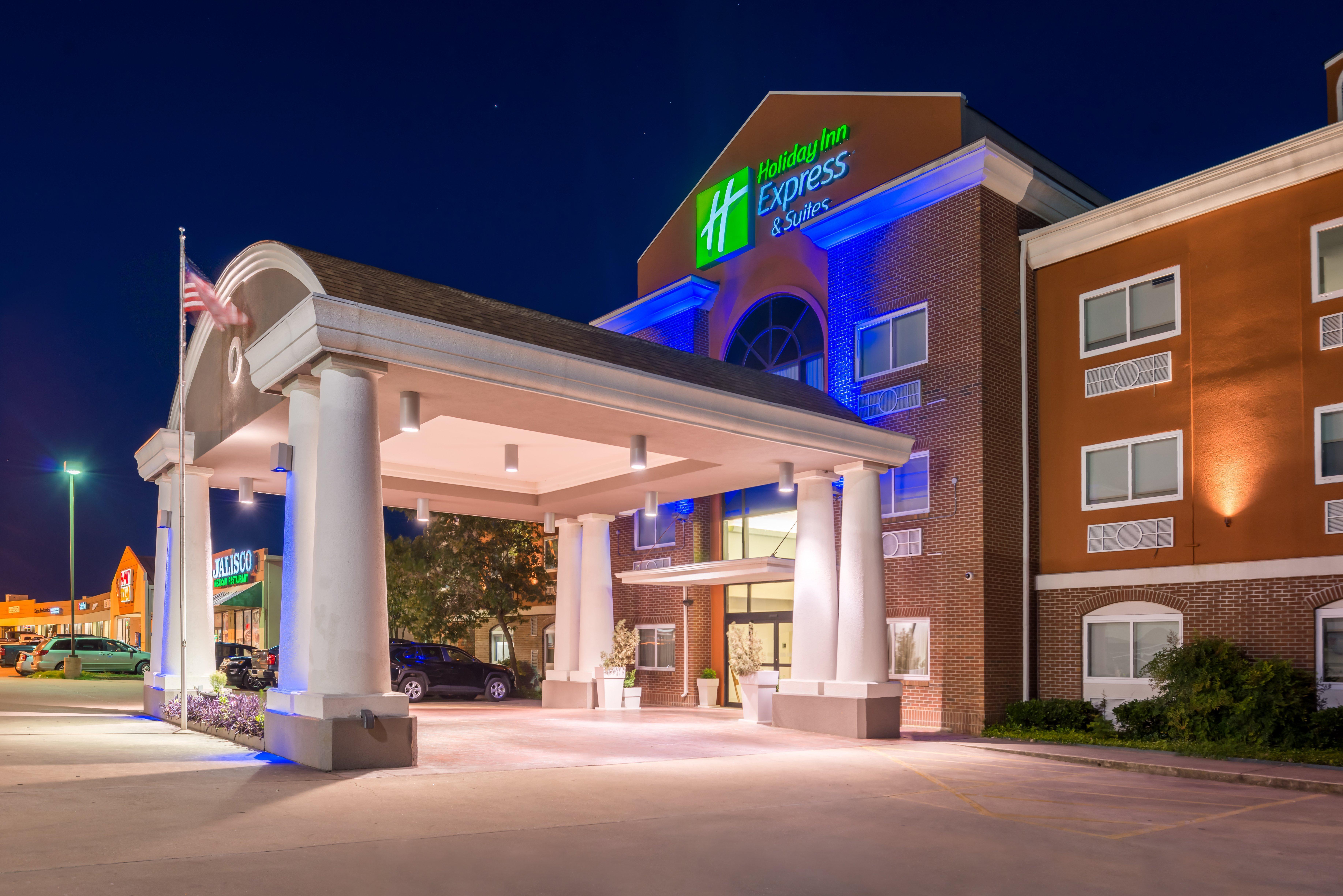 Holiday Inn Express Hotel & Suites Elgin, An Ihg Hotel Exterior photo